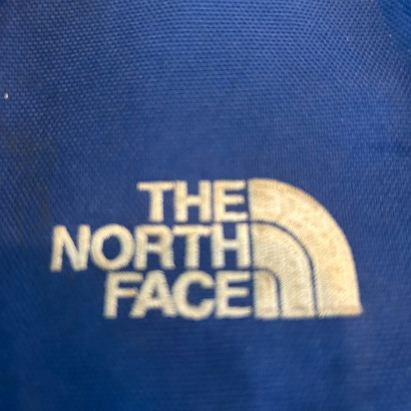 Mini The North Face Bag (looks like it can attach to a backpack) some stains - Picture 2 of 5